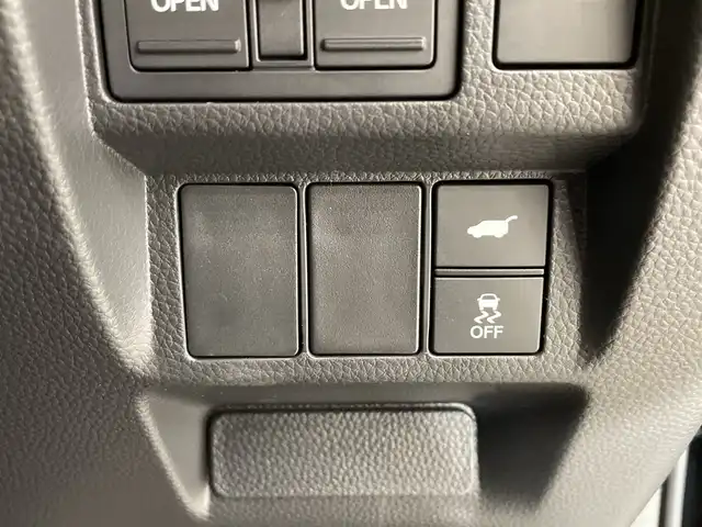 ホンダ ステップワゴン スパーダ eHEV 栃木県 2025(令7)年 0.1千km クリスタルブラックパール 登録済未使用車/純正11.4インチナビ/　(CD/DVD/Bluetooth/USB/フルセグTV)/バックカメラ/全方位カメラ/ホンダセンシング/・衝突軽減ブレーキ（CMBS）/・先行車発進お知らせ機能/・歩行者事故低減ステアリング/・路外逸脱抑制機能/・標識認識機能/・渋滞追従機能付アダプティブクルーズコントロール（ACC）/・車線維持支援システム（LKAS）/・トラフィックジャムアシスト（渋滞運転支援機能）/・ブラインドスポットインフォメーション/・誤発進抑制機能/・後方誤発進抑制機能/・近距離衝突軽減ブレーキ/・急アクセル抑制機能/・パーキングセンサーシステム/・オートハイビーム/両側パワースライドドア/電動リアゲート/2列目オットマン/ハーフレザーシート/前席シートヒーター/全列USBチャージャー/純正16インチAW/LEDヘッドライト