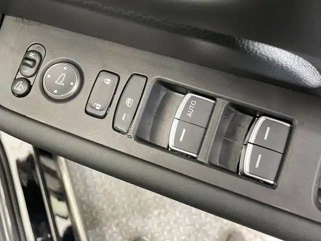 ホンダ ステップワゴン スパーダ eHEV 栃木県 2025(令7)年 0.1千km クリスタルブラックパール 登録済未使用車/純正11.4インチナビ/　(CD/DVD/Bluetooth/USB/フルセグTV)/バックカメラ/全方位カメラ/ホンダセンシング/・衝突軽減ブレーキ（CMBS）/・先行車発進お知らせ機能/・歩行者事故低減ステアリング/・路外逸脱抑制機能/・標識認識機能/・渋滞追従機能付アダプティブクルーズコントロール（ACC）/・車線維持支援システム（LKAS）/・トラフィックジャムアシスト（渋滞運転支援機能）/・ブラインドスポットインフォメーション/・誤発進抑制機能/・後方誤発進抑制機能/・近距離衝突軽減ブレーキ/・急アクセル抑制機能/・パーキングセンサーシステム/・オートハイビーム/両側パワースライドドア/電動リアゲート/2列目オットマン/ハーフレザーシート/前席シートヒーター/全列USBチャージャー/純正16インチAW/LEDヘッドライト