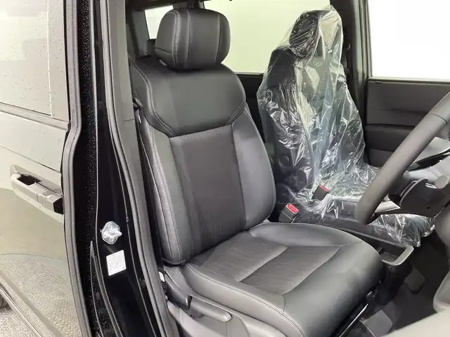 ホンダ ステップワゴン スパーダ eHEV 栃木県 2025(令7)年 0.1千km クリスタルブラックパール 登録済未使用車/純正11.4インチナビ/　(CD/DVD/Bluetooth/USB/フルセグTV)/バックカメラ/全方位カメラ/ホンダセンシング/・衝突軽減ブレーキ（CMBS）/・先行車発進お知らせ機能/・歩行者事故低減ステアリング/・路外逸脱抑制機能/・標識認識機能/・渋滞追従機能付アダプティブクルーズコントロール（ACC）/・車線維持支援システム（LKAS）/・トラフィックジャムアシスト（渋滞運転支援機能）/・ブラインドスポットインフォメーション/・誤発進抑制機能/・後方誤発進抑制機能/・近距離衝突軽減ブレーキ/・急アクセル抑制機能/・パーキングセンサーシステム/・オートハイビーム/両側パワースライドドア/電動リアゲート/2列目オットマン/ハーフレザーシート/前席シートヒーター/全列USBチャージャー/純正16インチAW/LEDヘッドライト