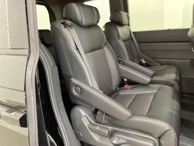 ホンダ ステップワゴン スパーダ eHEV 栃木県 2025(令7)年 0.1千km クリスタルブラックパール 登録済未使用車/純正11.4インチナビ/　(CD/DVD/Bluetooth/USB/フルセグTV)/バックカメラ/全方位カメラ/ホンダセンシング/・衝突軽減ブレーキ（CMBS）/・先行車発進お知らせ機能/・歩行者事故低減ステアリング/・路外逸脱抑制機能/・標識認識機能/・渋滞追従機能付アダプティブクルーズコントロール（ACC）/・車線維持支援システム（LKAS）/・トラフィックジャムアシスト（渋滞運転支援機能）/・ブラインドスポットインフォメーション/・誤発進抑制機能/・後方誤発進抑制機能/・近距離衝突軽減ブレーキ/・急アクセル抑制機能/・パーキングセンサーシステム/・オートハイビーム/両側パワースライドドア/電動リアゲート/2列目オットマン/ハーフレザーシート/前席シートヒーター/全列USBチャージャー/純正16インチAW/LEDヘッドライト