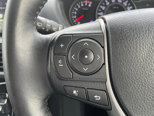 トヨタ ヴォクシー ZS 煌Ⅲ 島根県 2021(令3)年 4.3万km ブラック 社外ナビ（AVN-P10W）/Bluetooth/AM/FM/CD/DVD/ETC/バックカメラ/フリップダウンモニター/→10.1インチ（ALPINE）リモコンあり/アイドリングストップ/ウィンカーミラー/キャプテンシート/クルーズコントロール/ドアバイザー/プッシュスタート/両側パワースライドドア/横滑り防止装置/ASB/外部入力（AUX）/オートマチックハイビーム/SD/衝突軽減/スペアキー/トランパスタイヤ
