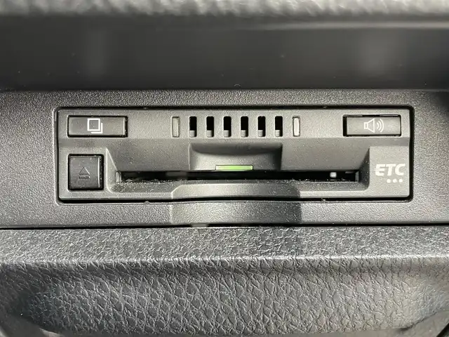 トヨタ ヴォクシー ZS 煌Ⅲ 島根県 2021(令3)年 4.3万km ブラック 社外ナビ（AVN-P10W）/Bluetooth/AM/FM/CD/DVD/ETC/バックカメラ/フリップダウンモニター/→10.1インチ（ALPINE）リモコンあり/アイドリングストップ/ウィンカーミラー/キャプテンシート/クルーズコントロール/ドアバイザー/プッシュスタート/両側パワースライドドア/横滑り防止装置/ASB/外部入力（AUX）/オートマチックハイビーム/SD/衝突軽減/スペアキー/トランパスタイヤ