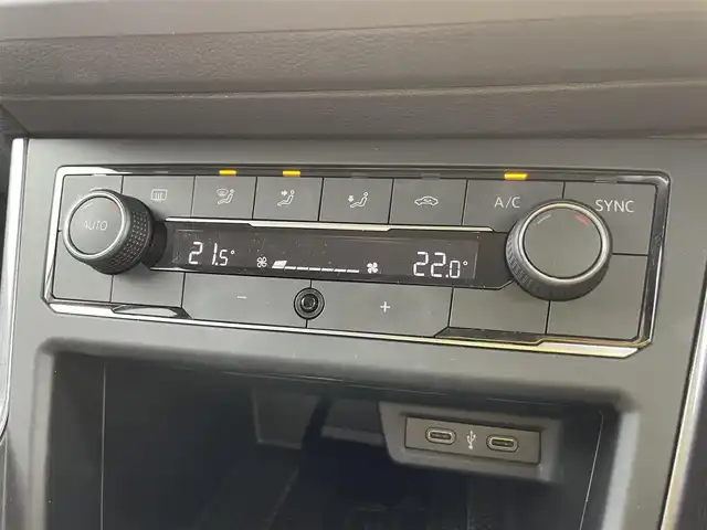 フォルクスワーゲン ＶＷ ポロ TSIハイライン 石川県 2021(令3)年 2.5万km 白 レーダーブレーキ/純正ナビ/バックカメラ/LEDヘッドライト/ETC/ドライブレコーダー/スマートキー/プッシュスタート/電動ミラー/レーダークルーズ/オートライト/コーナーセンサー
