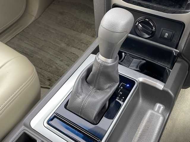 トヨタ ランドクルーザー プラド TX 兵庫県 2018(平30)年 6万km ホワイトパールクリスタルシャイン ・純正9インチナビ/CD/DVD/TV/SD/Bluetooth/・バックカメラ/・ビルトインETC/・Toyota　Safety　Sense/・レーンディパチャーアラート/・プリクラッシュセーフティ/・レーダークルーズコントロール/・オートマチックハイビーム/・クリアランスソナー/・モデリスタエアロ/・ＬＥＤヘッドライト/・オートライト/・クリアランスソナー/・社外22インチアルミホイール/・社外革調シートカバー/・ヘッドライトウォッシャー/・純正17インチホイールあり/・社外マフラー