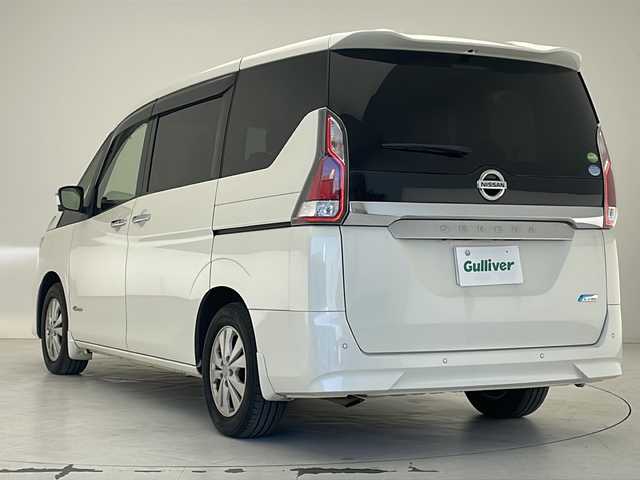 日産 セレナ G 沖縄県 2017(平29)年 8.4万km ブリリアントホワイトパール 純正9インチナビ(MM517D-L)/（フルセグTV　DVD　Bluetooth接続）/アラウンドビューモニター/純正フリップダウンモニター/ビルトインETC/ドライブレコーダー/プロパイロット/パーキングアシスト/シートヒーター/両側パワースライドドア/クルーズコントロール/ステアリングスイッチ/クリアランスソナー/サンシェード/スマートキー/プッシュスタート/LEDヘッドライト/オートライト/純正フロアマット/純正15インチアルミホイール