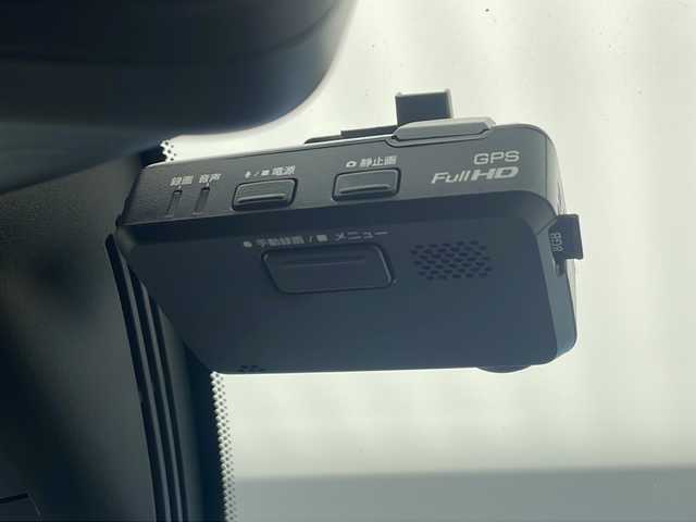 日産 セレナ G 沖縄県 2017(平29)年 8.4万km ブリリアントホワイトパール 純正9インチナビ(MM517D-L)/（フルセグTV　DVD　Bluetooth接続）/アラウンドビューモニター/純正フリップダウンモニター/ビルトインETC/ドライブレコーダー/プロパイロット/パーキングアシスト/シートヒーター/両側パワースライドドア/クルーズコントロール/ステアリングスイッチ/クリアランスソナー/サンシェード/スマートキー/プッシュスタート/LEDヘッドライト/オートライト/純正フロアマット/純正15インチアルミホイール