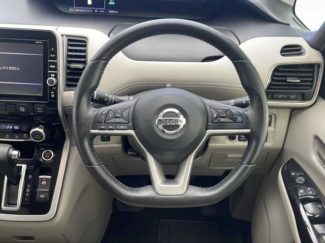 日産 セレナ G 沖縄県 2017(平29)年 8.4万km ブリリアントホワイトパール 純正9インチナビ(MM517D-L)/（フルセグTV　DVD　Bluetooth接続）/アラウンドビューモニター/純正フリップダウンモニター/ビルトインETC/ドライブレコーダー/プロパイロット/パーキングアシスト/シートヒーター/両側パワースライドドア/クルーズコントロール/ステアリングスイッチ/クリアランスソナー/サンシェード/スマートキー/プッシュスタート/LEDヘッドライト/オートライト/純正フロアマット/純正15インチアルミホイール