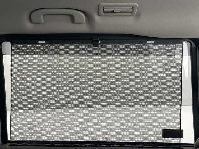 日産 セレナ G 沖縄県 2017(平29)年 8.4万km ブリリアントホワイトパール 純正9インチナビ(MM517D-L)/（フルセグTV　DVD　Bluetooth接続）/アラウンドビューモニター/純正フリップダウンモニター/ビルトインETC/ドライブレコーダー/プロパイロット/パーキングアシスト/シートヒーター/両側パワースライドドア/クルーズコントロール/ステアリングスイッチ/クリアランスソナー/サンシェード/スマートキー/プッシュスタート/LEDヘッドライト/オートライト/純正フロアマット/純正15インチアルミホイール