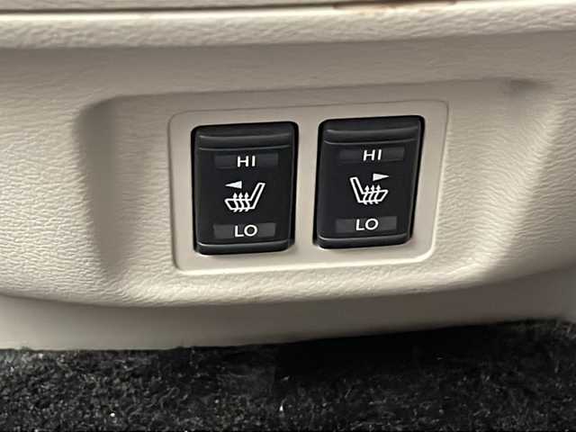 日産 セレナ G 沖縄県 2017(平29)年 8.4万km ブリリアントホワイトパール 純正9インチナビ(MM517D-L)/（フルセグTV　DVD　Bluetooth接続）/アラウンドビューモニター/純正フリップダウンモニター/ビルトインETC/ドライブレコーダー/プロパイロット/パーキングアシスト/シートヒーター/両側パワースライドドア/クルーズコントロール/ステアリングスイッチ/クリアランスソナー/サンシェード/スマートキー/プッシュスタート/LEDヘッドライト/オートライト/純正フロアマット/純正15インチアルミホイール