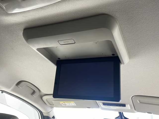 日産 セレナ G 沖縄県 2017(平29)年 8.4万km ブリリアントホワイトパール 純正9インチナビ(MM517D-L)/（フルセグTV　DVD　Bluetooth接続）/アラウンドビューモニター/純正フリップダウンモニター/ビルトインETC/ドライブレコーダー/プロパイロット/パーキングアシスト/シートヒーター/両側パワースライドドア/クルーズコントロール/ステアリングスイッチ/クリアランスソナー/サンシェード/スマートキー/プッシュスタート/LEDヘッドライト/オートライト/純正フロアマット/純正15インチアルミホイール