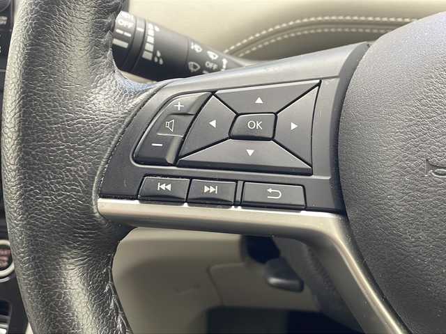 日産 セレナ G 沖縄県 2017(平29)年 8.4万km ブリリアントホワイトパール 純正9インチナビ(MM517D-L)/（フルセグTV　DVD　Bluetooth接続）/アラウンドビューモニター/純正フリップダウンモニター/ビルトインETC/ドライブレコーダー/プロパイロット/パーキングアシスト/シートヒーター/両側パワースライドドア/クルーズコントロール/ステアリングスイッチ/クリアランスソナー/サンシェード/スマートキー/プッシュスタート/LEDヘッドライト/オートライト/純正フロアマット/純正15インチアルミホイール