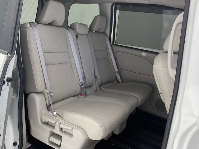 日産 セレナ G 沖縄県 2017(平29)年 8.4万km ブリリアントホワイトパール 純正9インチナビ(MM517D-L)/（フルセグTV　DVD　Bluetooth接続）/アラウンドビューモニター/純正フリップダウンモニター/ビルトインETC/ドライブレコーダー/プロパイロット/パーキングアシスト/シートヒーター/両側パワースライドドア/クルーズコントロール/ステアリングスイッチ/クリアランスソナー/サンシェード/スマートキー/プッシュスタート/LEDヘッドライト/オートライト/純正フロアマット/純正15インチアルミホイール