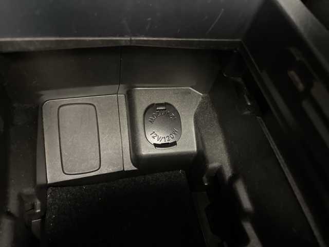 スバル レヴォーグ 1．6STIスポーツアイサイト 鹿児島県 2017(平29)年 9万km ダークグレーメタリック 社外ナビ/（フルセグ/Bluetooth/CD/DVD/ラジオ）　/レーダークルーズコントロール　/パドルシフト　/シートヒーター　/ブラインドスポットモニター　/オートハイビーム　/レザーシート　/ヘッドライトレベライザー/ETC　/ヒルスタートアシスト　/プリクラッシュセーフティ/レーンキープアシスト/プッシュスタートボタン/保証書/取扱説明書