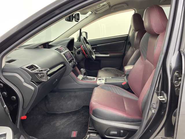 スバル レヴォーグ 1．6STIスポーツアイサイト 鹿児島県 2017(平29)年 9万km ダークグレーメタリック 社外ナビ/（フルセグ/Bluetooth/CD/DVD/ラジオ）　/レーダークルーズコントロール　/パドルシフト　/シートヒーター　/ブラインドスポットモニター　/オートハイビーム　/レザーシート　/ヘッドライトレベライザー/ETC　/ヒルスタートアシスト　/プリクラッシュセーフティ/レーンキープアシスト/プッシュスタートボタン/保証書/取扱説明書