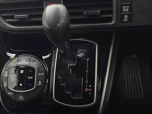 トヨタ ヴォクシー ZS 煌 茨城県 2017(平29)年 5.8万km ブラック 純正9インチナビ/バックカメラ/フルセグTV/アダプティブクルーズコントロール/LEDライト/両側電動スライドドア/衝突軽減ブレーキ/レーンキープアシスト/横滑り防止機能/純正16インチAW/フリップダウンモニター/ドアバイザー/ETC/プッシュスタート/スマートキー