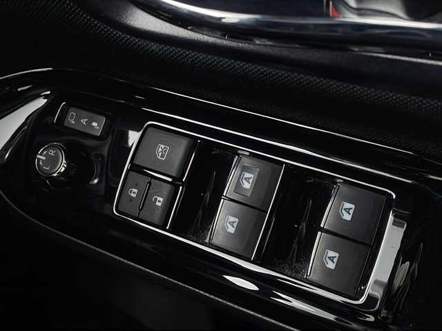 トヨタ ヴォクシー ZS 煌 茨城県 2017(平29)年 5.8万km ブラック 純正9インチナビ/バックカメラ/フルセグTV/アダプティブクルーズコントロール/LEDライト/両側電動スライドドア/衝突軽減ブレーキ/レーンキープアシスト/横滑り防止機能/純正16インチAW/フリップダウンモニター/ドアバイザー/ETC/プッシュスタート/スマートキー