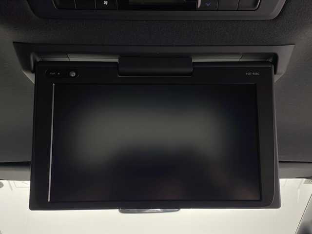 トヨタ ヴォクシー ZS 煌 茨城県 2017(平29)年 5.8万km ブラック 純正9インチナビ/バックカメラ/フルセグTV/アダプティブクルーズコントロール/LEDライト/両側電動スライドドア/衝突軽減ブレーキ/レーンキープアシスト/横滑り防止機能/純正16インチAW/フリップダウンモニター/ドアバイザー/ETC/プッシュスタート/スマートキー