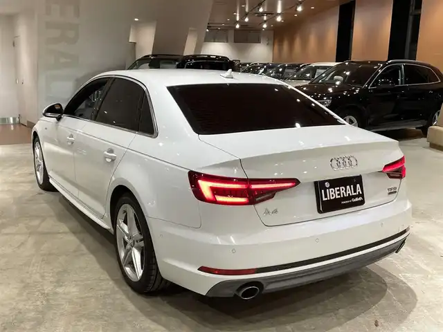 アウディ Ａ４ 2.0 TFSI クワトロ スポーツ Sライン PKG 道央・札幌 2018(平30)年 4.9万km グレイシアホワイトメタリック グレイシアホワイトメタリック/Sラインパッケージ/アシスタンスパッケージ/　・アウディプレセンスリヤ/　・アウディサイドアシスト/　・パークアシスト/　・サラウンドビューカメラ/　・サイドエアバック/マトリクスLEDヘッドライト/バーチャルコックピット/純正メモリナビ/フルセグTV/CD/DVD/SD/USB/Bluetooth/ハーフレザーシート/シートヒーター/純正ドラレコ