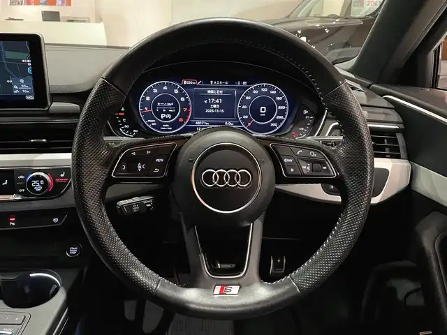 アウディ Ａ４ 2.0 TFSI クワトロ スポーツ Sライン PKG 道央・札幌 2018(平30)年 4.9万km グレイシアホワイトメタリック グレイシアホワイトメタリック/Sラインパッケージ/アシスタンスパッケージ/　・アウディプレセンスリヤ/　・アウディサイドアシスト/　・パークアシスト/　・サラウンドビューカメラ/　・サイドエアバック/マトリクスLEDヘッドライト/バーチャルコックピット/純正メモリナビ/フルセグTV/CD/DVD/SD/USB/Bluetooth/ハーフレザーシート/シートヒーター/純正ドラレコ