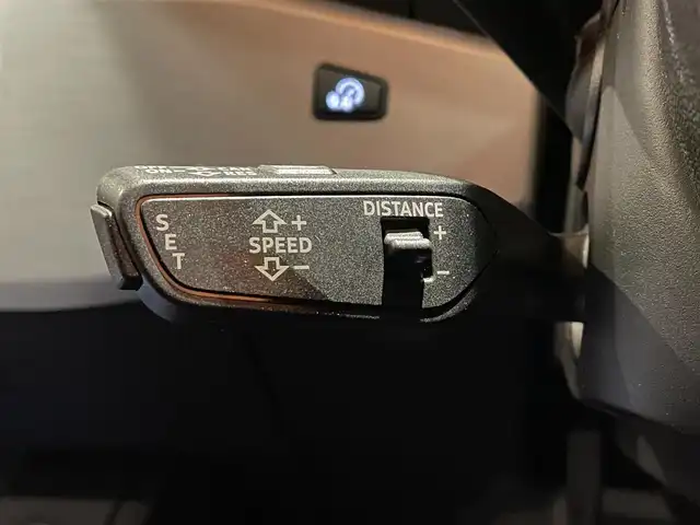 アウディ Ａ４ 2.0 TFSI クワトロ スポーツ Sライン PKG 道央・札幌 2018(平30)年 4.9万km グレイシアホワイトメタリック グレイシアホワイトメタリック/Sラインパッケージ/アシスタンスパッケージ/　・アウディプレセンスリヤ/　・アウディサイドアシスト/　・パークアシスト/　・サラウンドビューカメラ/　・サイドエアバック/マトリクスLEDヘッドライト/バーチャルコックピット/純正メモリナビ/フルセグTV/CD/DVD/SD/USB/Bluetooth/ハーフレザーシート/シートヒーター/純正ドラレコ