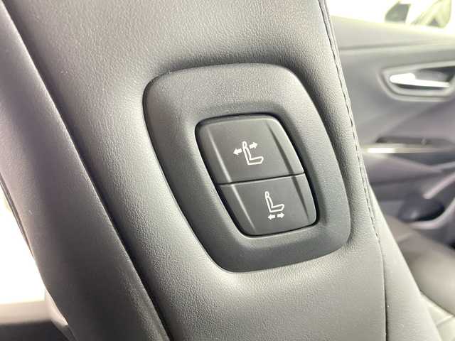 トヨタ クラウン ハイブリッド RS アドバンス 神奈川県 2021(令3)年 3.4万km プレシャスホワイトパール トヨタセーフティーセンス/純正12.3インチSDナビ/TRDエアロ/ヘッドアップディスプレイ/ブラインドスポットモニター/バックカメラ/クルーズコントロール/ムーンルーフ/レザーシート/シートヒーター/シートベンチレーション/ステアリングヒーター/ETC/アイドリングストップ/LEDヘッドライト/フォグランプ/オートライト/ウィンカーミラー/電動格納ミラー/純正18インチAW/パワーシート/プッシュスタート/フロアマット