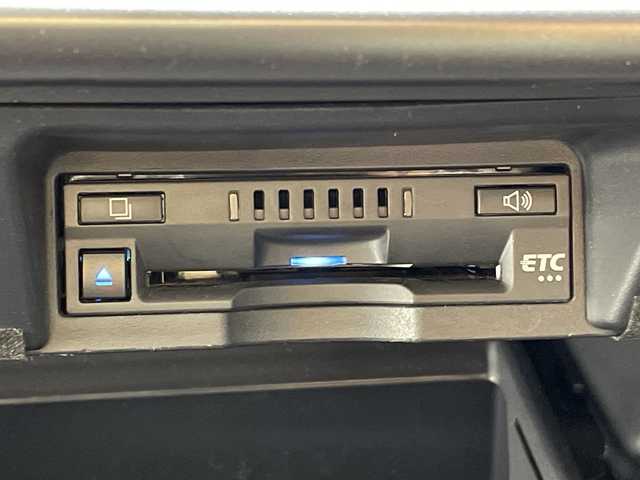 トヨタ クラウン ハイブリッド RS アドバンス 神奈川県 2021(令3)年 3.4万km プレシャスホワイトパール トヨタセーフティーセンス/純正12.3インチSDナビ/TRDエアロ/ヘッドアップディスプレイ/ブラインドスポットモニター/バックカメラ/クルーズコントロール/ムーンルーフ/レザーシート/シートヒーター/シートベンチレーション/ステアリングヒーター/ETC/アイドリングストップ/LEDヘッドライト/フォグランプ/オートライト/ウィンカーミラー/電動格納ミラー/純正18インチAW/パワーシート/プッシュスタート/フロアマット