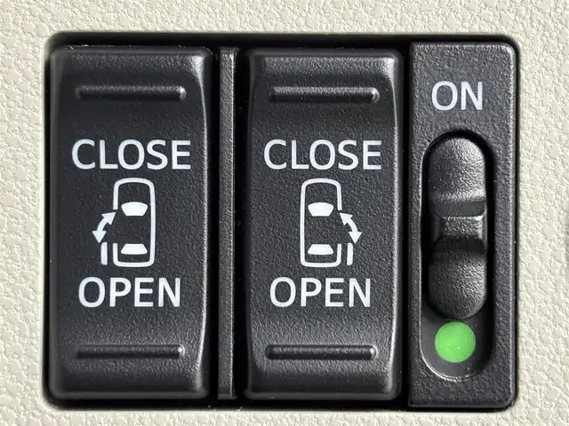 ダイハツ タント X LTD SA Ⅲ 福岡県 2018(平30)年 3.3万km ブライトシルバーメタリック 社外ナビ／フルセグＴＶ　/パノラマモニター　/前方ドライブレコーダー　/衝突軽減ブレーキ　/横滑り防止装置　/アイドリングストップ　/両側電動スライドドア　/シートヒーター　/プッシュスタート　/電動格納式ドアミラー