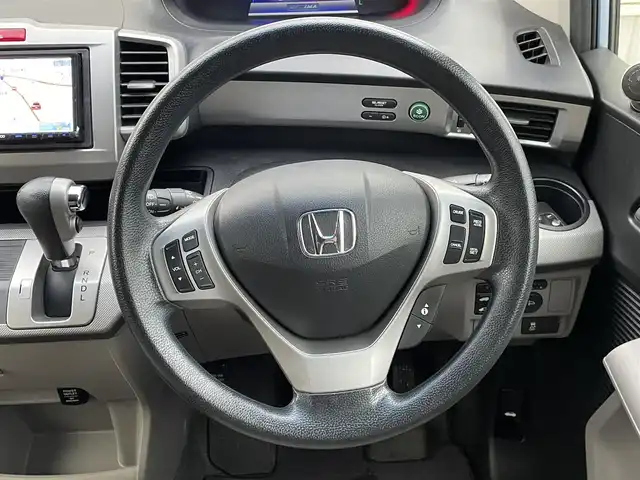 ホンダ フリード ハイブリット ジャストセレクション 群馬県 2015(平27)年 7.9万km プレミアムブルーオパールメタリック ６人乗り　/ナビ　/フルセグ・ＣＤ・ＤＶＤ再生　/バックカメラ　/両側パワースライドドア　/クルーズコントロール　/ドライブレコーダー　/リアスポイラー　/無限フロアマット　/ＥＴＣ　/横滑り防止装置　/ＬＥＤオートライト