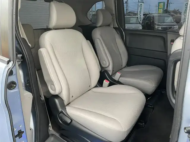 ホンダ フリード ハイブリット ジャストセレクション 群馬県 2015(平27)年 7.9万km プレミアムブルーオパールメタリック ６人乗り　/ナビ　/フルセグ・ＣＤ・ＤＶＤ再生　/バックカメラ　/両側パワースライドドア　/クルーズコントロール　/ドライブレコーダー　/リアスポイラー　/無限フロアマット　/ＥＴＣ　/横滑り防止装置　/ＬＥＤオートライト