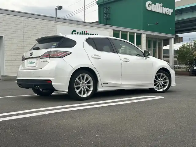 レクサス ＣＴ 200h バージョンL 福岡県 2012(平24)年 15.3万km ホワイトパールクリスタルシャイン 禁煙車純正7型HDDナビ(フルセグ/CD/DVD/BT)バックモニタークルコンコーナーセンサーパワーシートETC純正フロアマット純正LEDヘッドライト純正フォグランプ純正17インチアルミホイールUSBテレビキャンセラー