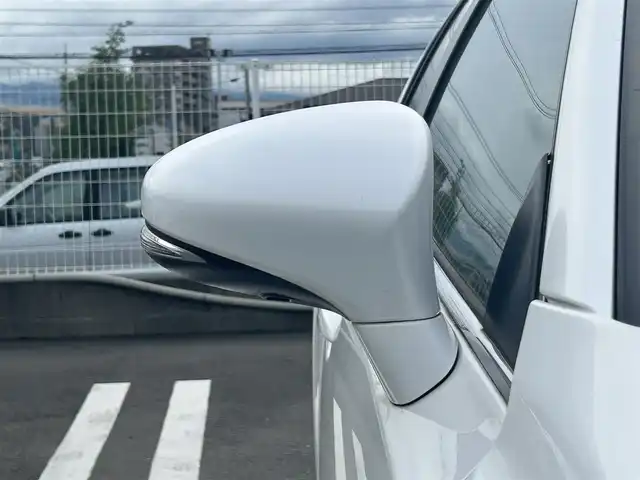 レクサス ＣＴ 200h バージョンL 福岡県 2012(平24)年 15.3万km ホワイトパールクリスタルシャイン 禁煙車純正7型HDDナビ(フルセグ/CD/DVD/BT)バックモニタークルコンコーナーセンサーパワーシートETC純正フロアマット純正LEDヘッドライト純正フォグランプ純正17インチアルミホイールUSBテレビキャンセラー