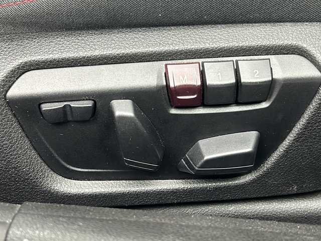 ＢＭＷ ３２０ｉ スポーツ 愛知県 2012(平24)年 6.5万km アルピンホワイトⅢ 純正ナビ/Bluetooth/CD/DVD/ラジオ/iDriveコントローラー/D席メモリ機能付きパワーシート/N席パワーシート/パドルシフト/クルーズコントロール/走行モード/ECOMODE/SPORT/アイドリングストップ/LEDライト/フォグランプ/リアフォグランプ/オートライト/ルームミラー一体型ビルドインＥＴＣ/純正フロアマット/純正AW18インチ「スタッドレス」/ウインカー付電動格納ミラー/プッシュスタート/スマートキー/保証書/スペアキー有