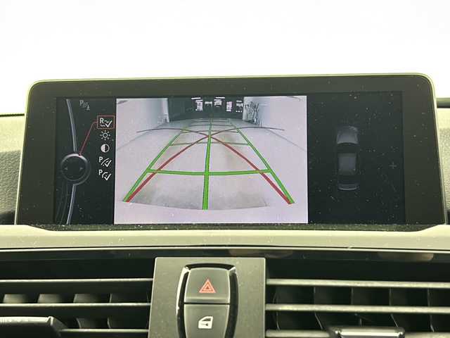 ＢＭＷ ３２０ｉ スポーツ 愛知県 2012(平24)年 6.5万km アルピンホワイトⅢ 純正ナビ/Bluetooth/CD/DVD/ラジオ/iDriveコントローラー/D席メモリ機能付きパワーシート/N席パワーシート/パドルシフト/クルーズコントロール/走行モード/ECOMODE/SPORT/アイドリングストップ/LEDライト/フォグランプ/リアフォグランプ/オートライト/ルームミラー一体型ビルドインＥＴＣ/純正フロアマット/純正AW18インチ「スタッドレス」/ウインカー付電動格納ミラー/プッシュスタート/スマートキー/保証書/スペアキー有
