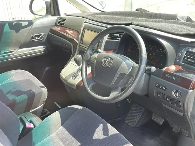 トヨタ ヴェルファイア 2．4Z 福岡県 2012(平24)年 9.7万km ホワイトパールクリスタルシャイン (株)IDOMが運営する【じしゃロン八幡西店】の自社ローン専用車両になります。こちらは現金またはオートローンご利用時の価格です。自社ローンご希望の方は別途その旨お申付け下さい/純正HDDナビ/【Bluetooth・TV・CD。DVD】/フリップダウンモニター/バックカメラ/ETC/両側パワースライドドア/純正アルミホイール/純正リアスポイラー/フロントフォグランプ/オートライト/オットマン