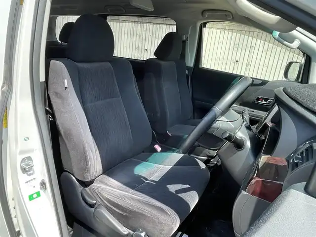 トヨタ ヴェルファイア 2．4Z 福岡県 2012(平24)年 9.7万km ホワイトパールクリスタルシャイン (株)IDOMが運営する【じしゃロン八幡西店】の自社ローン専用車両になります。こちらは現金またはオートローンご利用時の価格です。自社ローンご希望の方は別途その旨お申付け下さい/純正HDDナビ/【Bluetooth・TV・CD。DVD】/フリップダウンモニター/バックカメラ/ETC/両側パワースライドドア/純正アルミホイール/純正リアスポイラー/フロントフォグランプ/オートライト/オットマン