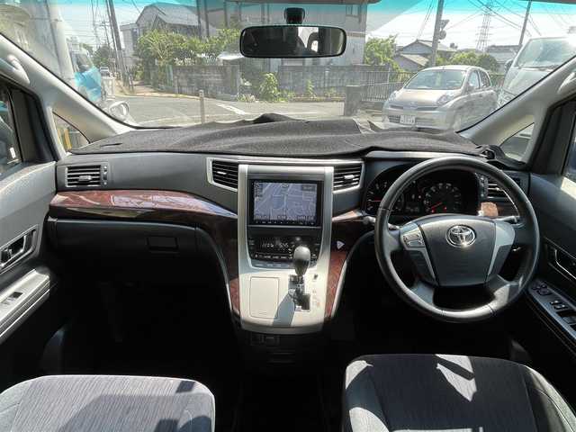 トヨタ ヴェルファイア 2．4Z 福岡県 2012(平24)年 9.7万km ホワイトパールクリスタルシャイン (株)IDOMが運営する【じしゃロン八幡西店】の自社ローン専用車両になります。こちらは現金またはオートローンご利用時の価格です。自社ローンご希望の方は別途その旨お申付け下さい/純正HDDナビ/【Bluetooth・TV・CD。DVD】/フリップダウンモニター/バックカメラ/ETC/両側パワースライドドア/純正アルミホイール/純正リアスポイラー/フロントフォグランプ/オートライト/オットマン