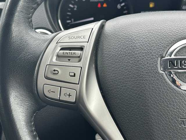 日産 エクストレイル 20Xt エマージェンシーブレーキ 岩手県 2015(平27)年 16.4万km ブリリアントホワイトパール 横滑り防止装置/コーナーセンサー/盗難防止装置/オートライト/ダウンヒルアシスト/純正アルミホイール/シートヒーターエアシート(D/N)/電動リアゲート/純正フロアマット/スペアキー一本/ETC/全周囲カメラ/純正ナビ/Bluetooth