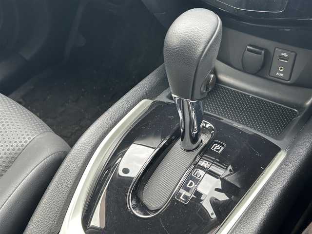 日産 エクストレイル 20Xt エマージェンシーブレーキ 岩手県 2015(平27)年 16.4万km ブリリアントホワイトパール 横滑り防止装置/コーナーセンサー/盗難防止装置/オートライト/ダウンヒルアシスト/純正アルミホイール/シートヒーターエアシート(D/N)/電動リアゲート/純正フロアマット/スペアキー一本/ETC/全周囲カメラ/純正ナビ/Bluetooth