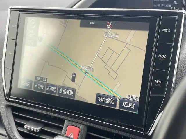 トヨタ ヴォクシー ZS 煌 滋賀県 2016(平28)年 3.8万km ブラック 純正10型SDナビ/(フルセグTV・CD DVD・Bluetooth)/フリップダウンモニター/バックカメラ/衝突軽減ブレーキ/車線逸脱警報/両側パワースライドドア/ETC/プッシュスタート/スマートキー/ステアリングリモコン/アイドリングストップ/ステアリングリモコン/純正フロアマット/LEDヘッドライト/フォグライト