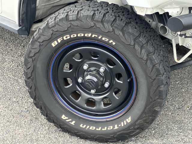 スズキ ジムニー XC 山口県 2021(令3)年 1.5万km ピュアホワイトP ワンオーナー/APIO静香御前マフラー/TANIGUCHI SOLVE AC60サス/　6cmリフトアップキット取り付け/APIOタクティカルリアバンパー/KLCヘリテージトラディショナルFバンパー/10インチメモリーナビ・フルセグTV/バックカメラ/前後ドライブレコーダー/スマートキー/フロントシートヒーター/クルーズコントロール/レーンアシスト/衝突被害軽減システム/LEDオートライト/フォグランプ