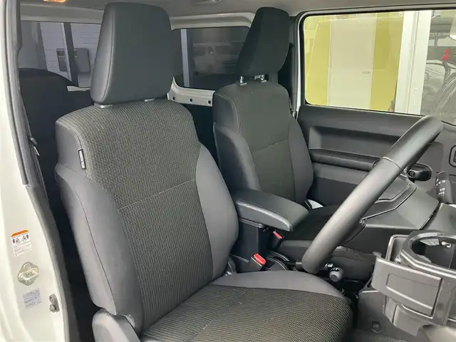 スズキ ジムニー XC 山口県 2021(令3)年 1.5万km ピュアホワイトP ワンオーナー/APIO静香御前マフラー/TANIGUCHI SOLVE AC60サス/　6cmリフトアップキット取り付け/APIOタクティカルリアバンパー/KLCヘリテージトラディショナルFバンパー/10インチメモリーナビ・フルセグTV/バックカメラ/前後ドライブレコーダー/スマートキー/フロントシートヒーター/クルーズコントロール/レーンアシスト/衝突被害軽減システム/LEDオートライト/フォグランプ