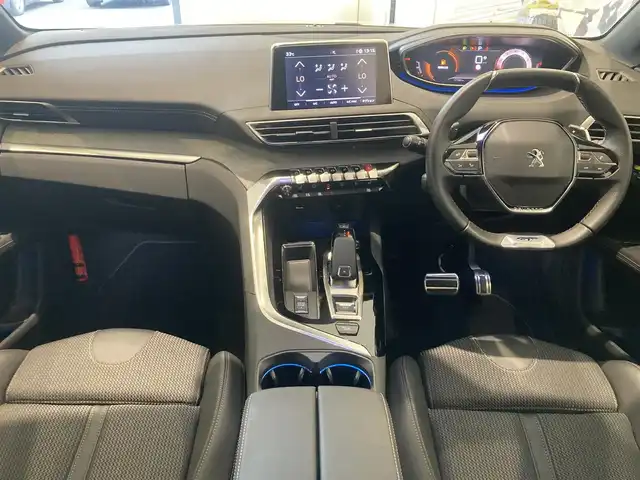 プジョー プジョー ３００８ GT 熊本県 2022(令4)年 1.8万km BLANC NACRE 純正ディスプレイオーディオ（AppleCarPlay、AndroidAuto、Bluetooth）/サイドカメラ/バックカメラ/ハーフレザーシート/D席パワーシート/シートヒーター/パワーバックドア/コーナーセンサー/純正18インチアルミホイール/LEDヘッドライト/ドライブレコーダー
