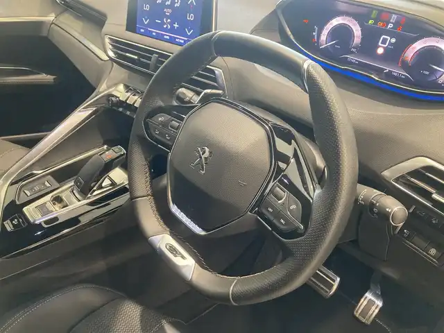 プジョー プジョー ３００８ GT 熊本県 2022(令4)年 1.8万km BLANC NACRE 純正ディスプレイオーディオ（AppleCarPlay、AndroidAuto、Bluetooth）/サイドカメラ/バックカメラ/ハーフレザーシート/D席パワーシート/シートヒーター/パワーバックドア/コーナーセンサー/純正18インチアルミホイール/LEDヘッドライト/ドライブレコーダー