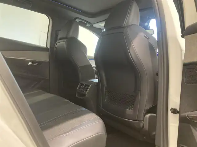 プジョー プジョー ３００８ GT 熊本県 2022(令4)年 1.8万km BLANC NACRE 純正ディスプレイオーディオ（AppleCarPlay、AndroidAuto、Bluetooth）/サイドカメラ/バックカメラ/ハーフレザーシート/D席パワーシート/シートヒーター/パワーバックドア/コーナーセンサー/純正18インチアルミホイール/LEDヘッドライト/ドライブレコーダー