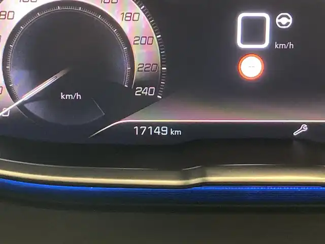 プジョー プジョー ３００８ GT 熊本県 2022(令4)年 1.8万km BLANC NACRE 純正ディスプレイオーディオ（AppleCarPlay、AndroidAuto、Bluetooth）/サイドカメラ/バックカメラ/ハーフレザーシート/D席パワーシート/シートヒーター/パワーバックドア/コーナーセンサー/純正18インチアルミホイール/LEDヘッドライト/ドライブレコーダー