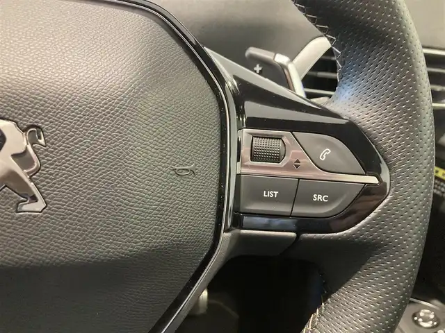 プジョー プジョー ３００８ GT 熊本県 2022(令4)年 1.8万km BLANC NACRE 純正ディスプレイオーディオ（AppleCarPlay、AndroidAuto、Bluetooth）/サイドカメラ/バックカメラ/ハーフレザーシート/D席パワーシート/シートヒーター/パワーバックドア/コーナーセンサー/純正18インチアルミホイール/LEDヘッドライト/ドライブレコーダー
