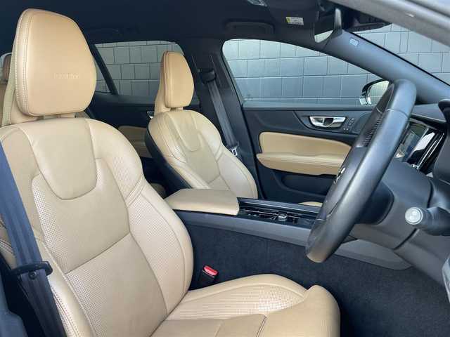 ボルボ Ｖ６０ T5 インスクリプション 三重県 2019(令1)年 4.8万km オニキスブラックP ACC/インテリセーフ /ブラウンレザー/harman/kardonサウンド/純正ナビ/フルセグTV/全方位カメラ/電動リアゲート/純正18インチアルミ/シートヒーター/シートベンチレーション/ETC
