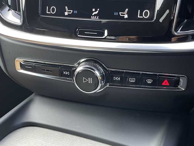 ボルボ Ｖ６０ T5 インスクリプション 三重県 2019(令1)年 4.8万km オニキスブラックP ACC/インテリセーフ /ブラウンレザー/harman/kardonサウンド/純正ナビ/フルセグTV/全方位カメラ/電動リアゲート/純正18インチアルミ/シートヒーター/シートベンチレーション/ETC