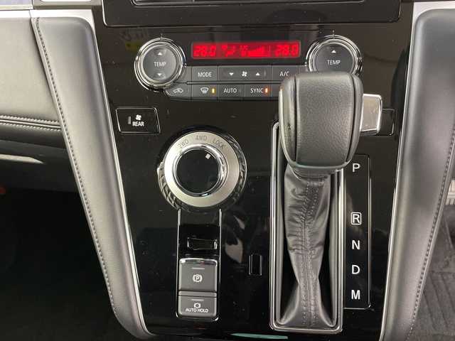 三菱 デリカＤ：５ アーバンギア G パワーパッケージ 道央・札幌 2019(令1)年 2.9万km ウォームホワイトパール 禁煙車/社外ナビ/（CD/DVD/BT/フルセグTV/FM/AM）/衝突被害軽減ブレーキ/車線逸脱警報/アダプティブクルーズコントロール/全方位カメラ/ETC/ドライブレコーダー/両側パワースライドドア/ブラインドスポットモニター/D席パワーシート/前席シートヒーター/パドルシフト/オートステップ/パワーバックドア/電動パーキングブレーキ/オートブレーキホールド/BLITZ車高調/社外フロアマット/社外20インチAW/純正サスペンション積込