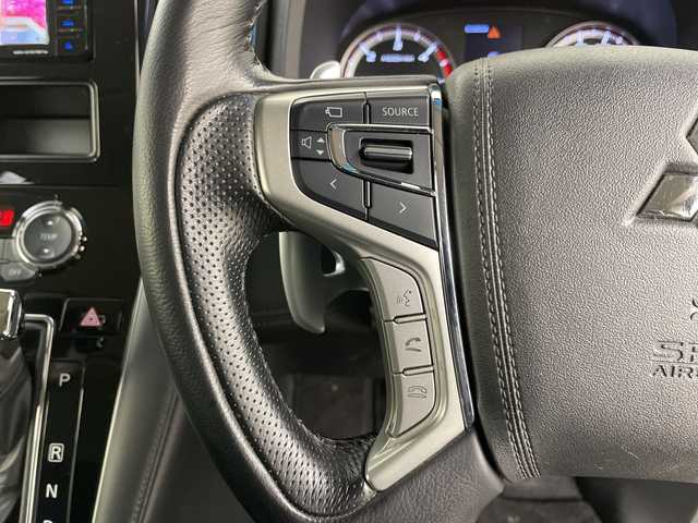 三菱 デリカＤ：５ アーバンギア G パワーパッケージ 道央・札幌 2019(令1)年 2.9万km ウォームホワイトパール 禁煙車/社外ナビ/（CD/DVD/BT/フルセグTV/FM/AM）/衝突被害軽減ブレーキ/車線逸脱警報/アダプティブクルーズコントロール/全方位カメラ/ETC/ドライブレコーダー/両側パワースライドドア/ブラインドスポットモニター/D席パワーシート/前席シートヒーター/パドルシフト/オートステップ/パワーバックドア/電動パーキングブレーキ/オートブレーキホールド/BLITZ車高調/社外フロアマット/社外20インチAW/純正サスペンション積込